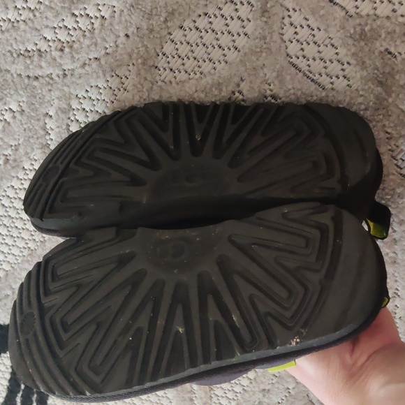 Uggs kids slippers - Picture 5 of 6